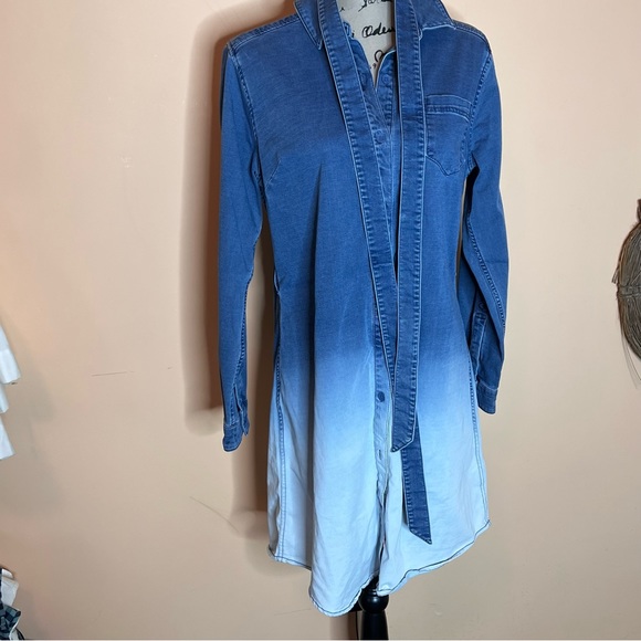 💙Isaac Mizrahi denim ombré dress - Picture 2 of 7